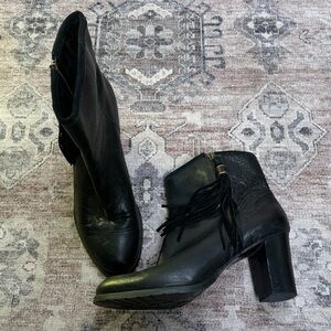 Lauren Ralph Lauren Black Leather tassel western heeled Ankle Boots sz 8.5